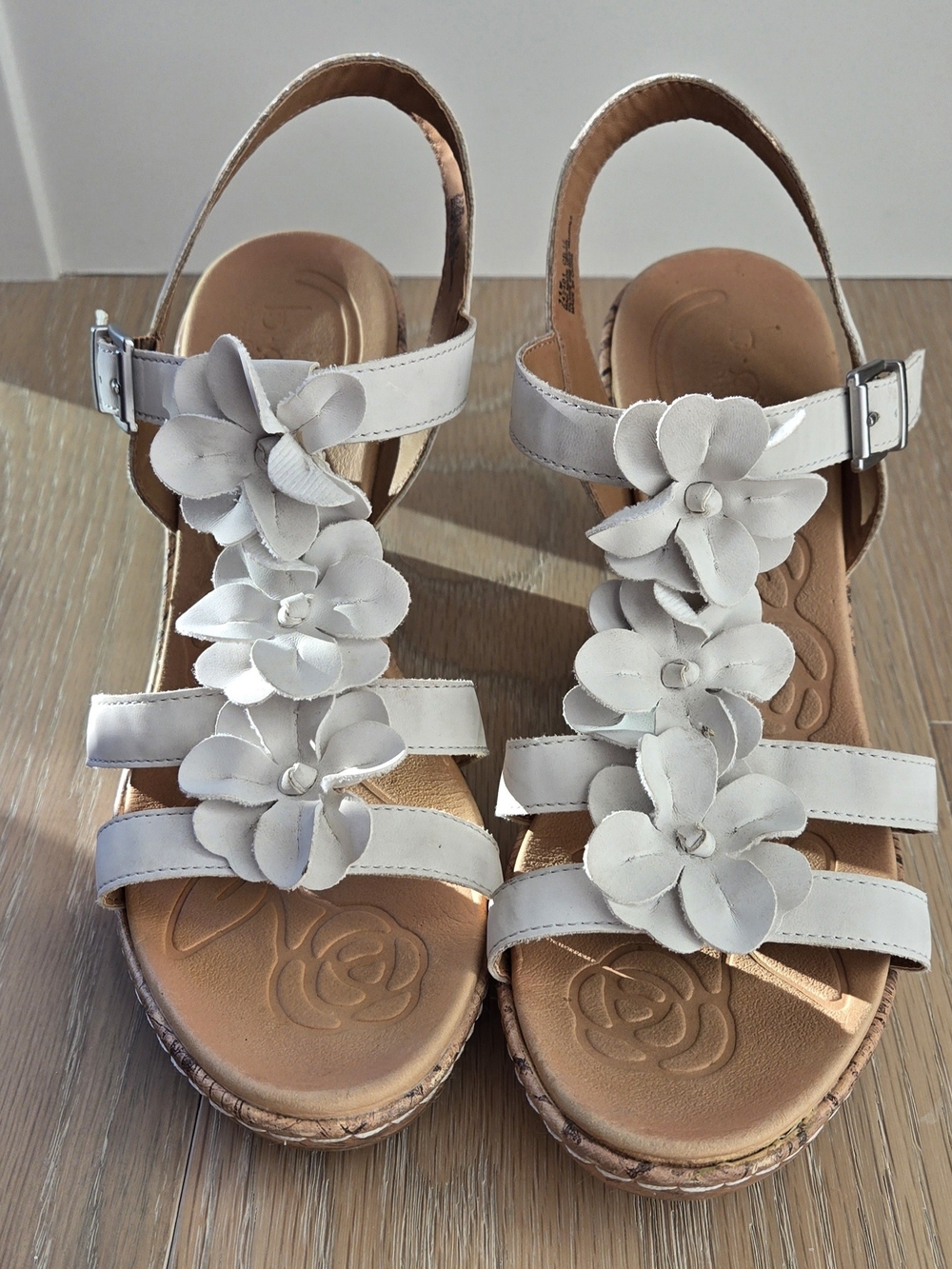 b.o.c Womens Evita Flowers Wedge Platform Dress Shoe - Size 11